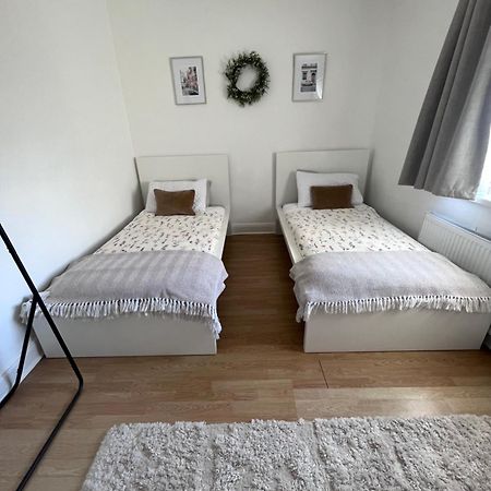 2 Bedroom House In Belfast With Garden Eksteriør bilde